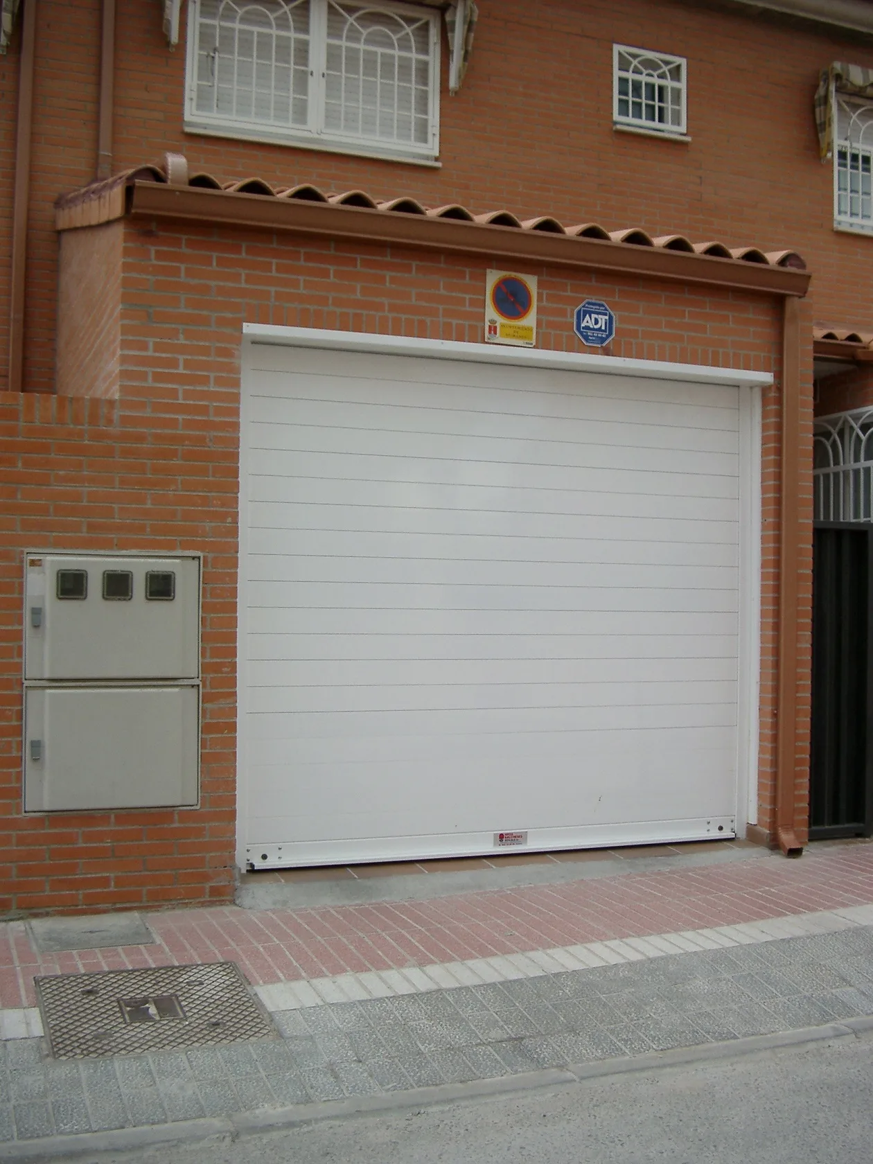 Garaje residencial — Rotura de puente térmico